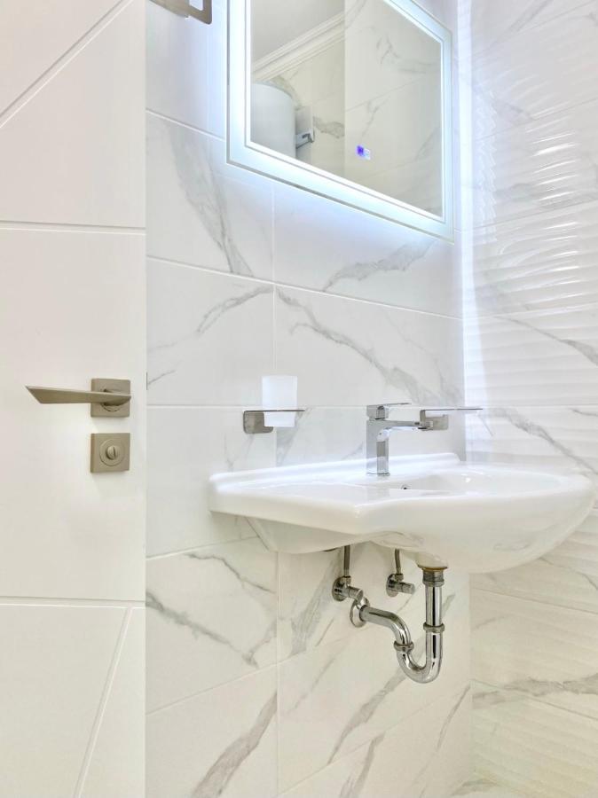 Sea View Apartment With Free Parking Pomorie Exterior photo